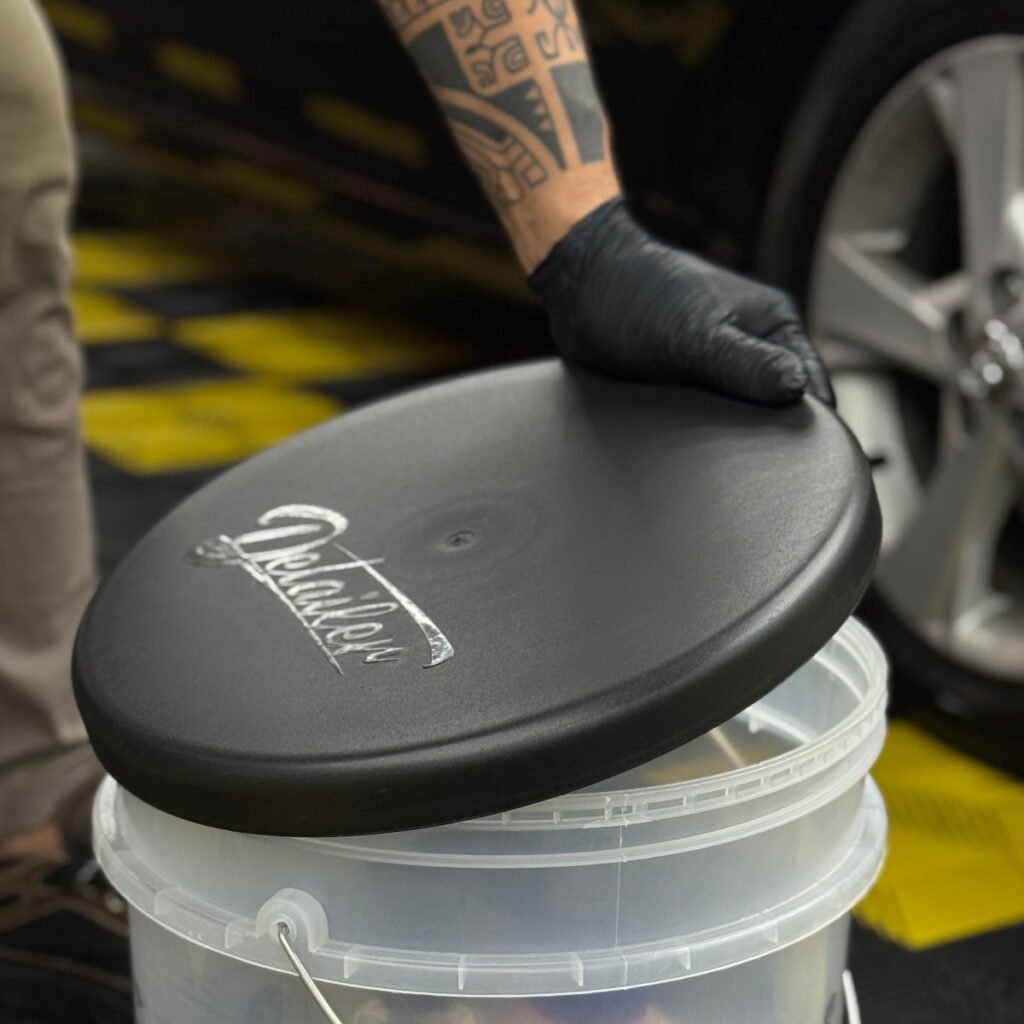Tampa balde Detailer produto 2
