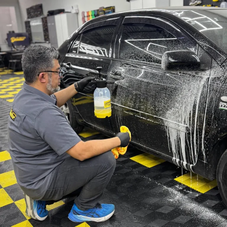 Processo profissional de lavagem ecológica automotiva no CT Detailer