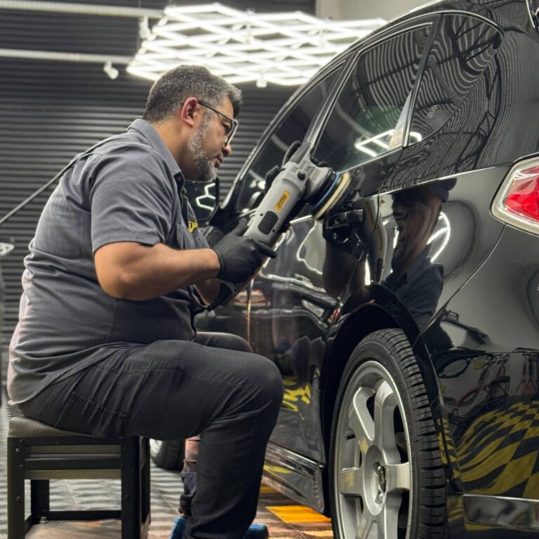 Diagnóstico e correção de pintura no curso de polimento Detailer